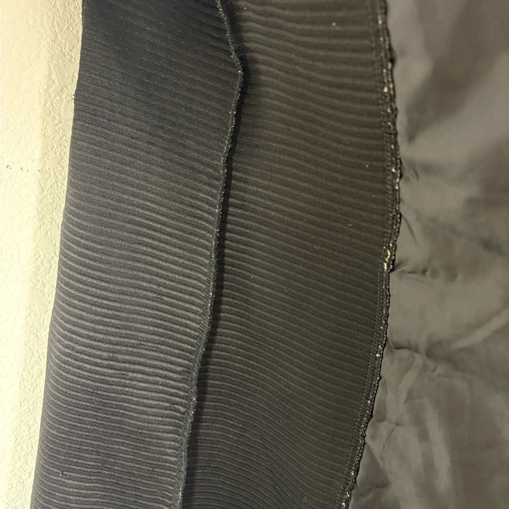 TEK GEAR Black Quilted Hooded Jacket w/ Thumb Holes – Size Small - Picture 7 of 8